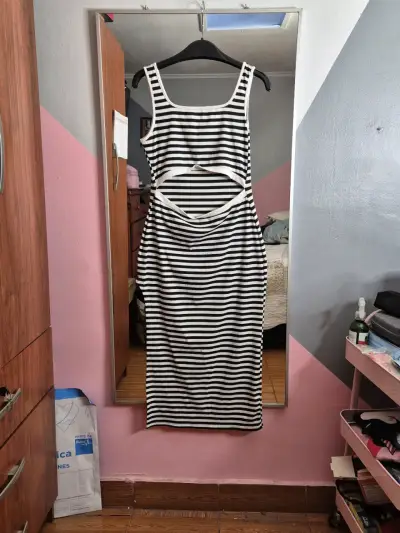 Vestido largo a rayas blanco y negro - miniatura 4