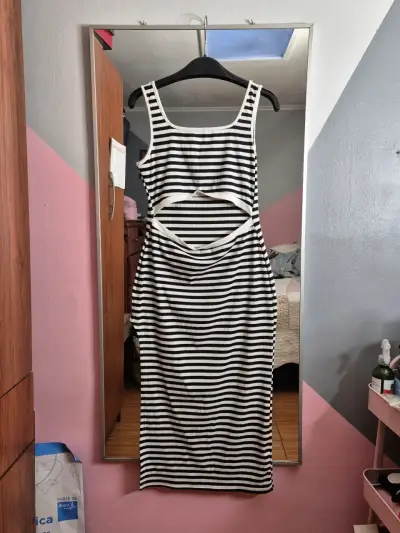 Vestido largo a rayas blanco y negro - miniatura 5