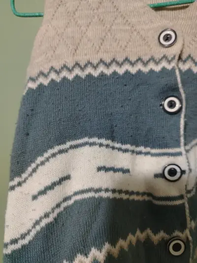 Chaleco tejido gris niño con botones talla 12m-18m - miniatura 4