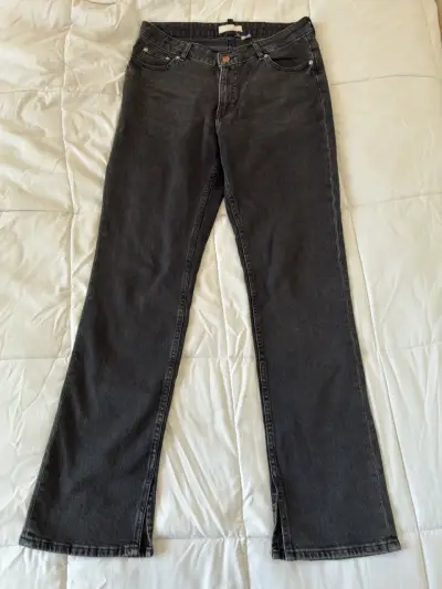 Jeans negros de corte recto para mujer - miniatura 1
