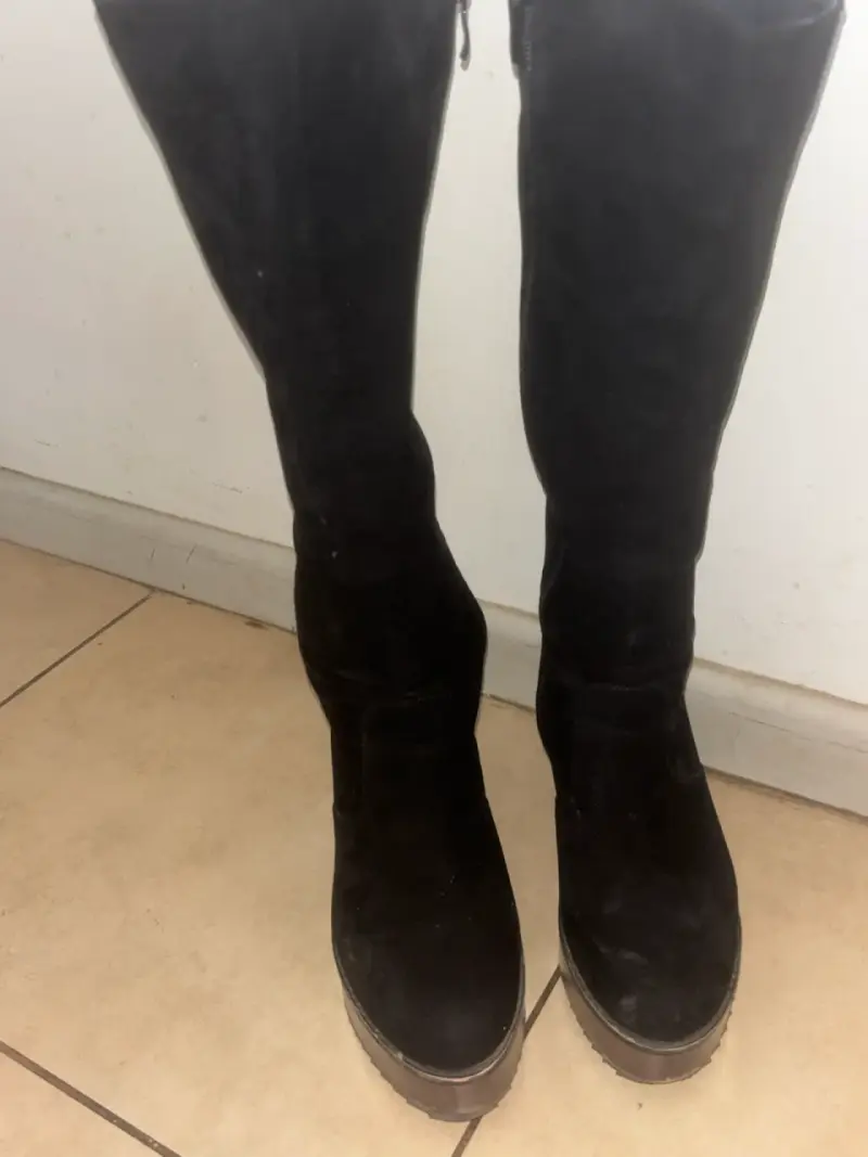 Botas negras de gamuza con plataforma - 3