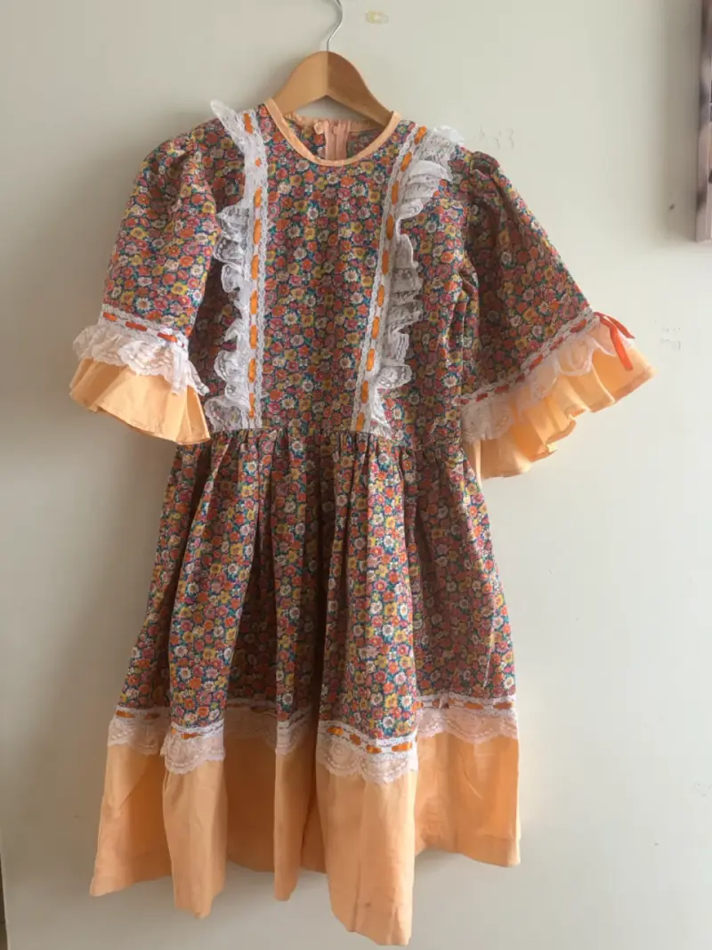 Vestido cueca vintage floral con encaje - 1