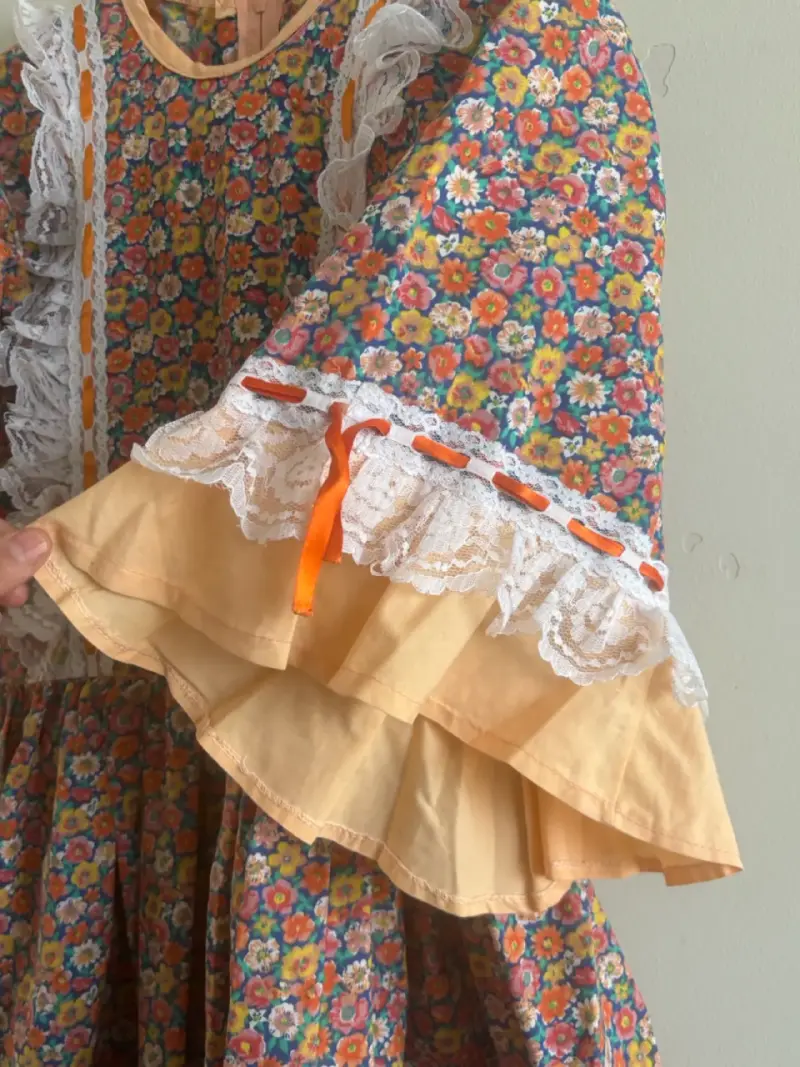 Vestido cueca vintage floral con encaje - 3