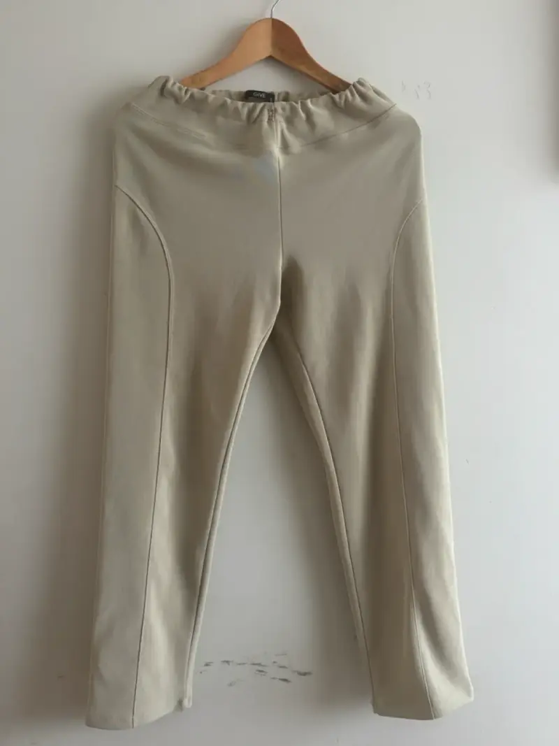 Pantalones beige elásticos para mujer - 1
