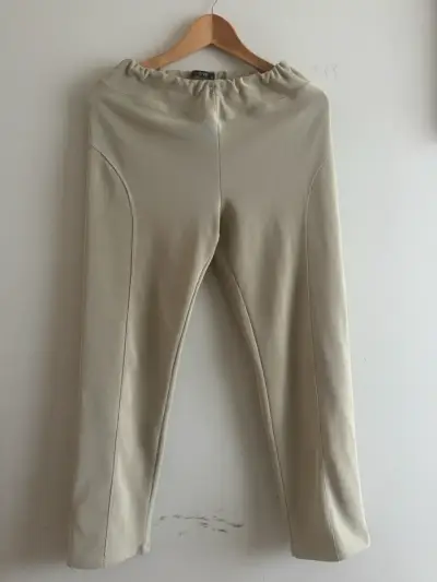 Pantalones beige elásticos para mujer - miniatura 1