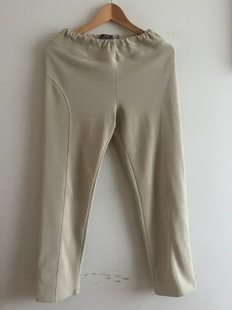 Pantalones beige elásticos para mujer - 2