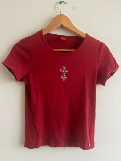 Polera roja Esprit con diseño bordado - miniatura 1