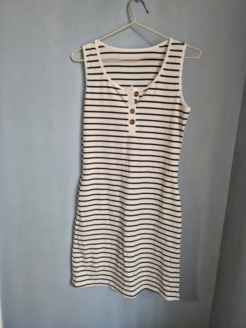Vestido de rayas blanco y negro con botones - 2