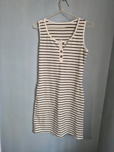 Vestido de rayas blanco y negro con botones - miniatura 2