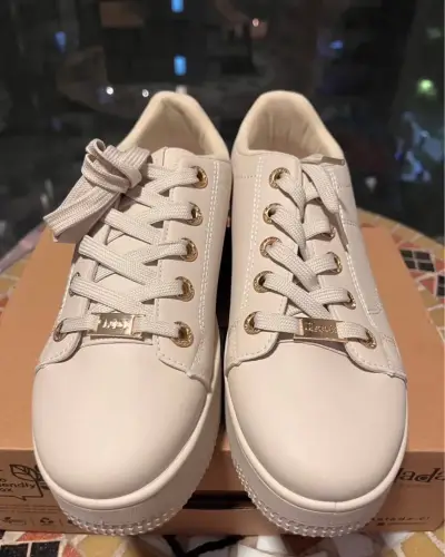 Zapatillas estilo urbana beige en caja - miniatura 5