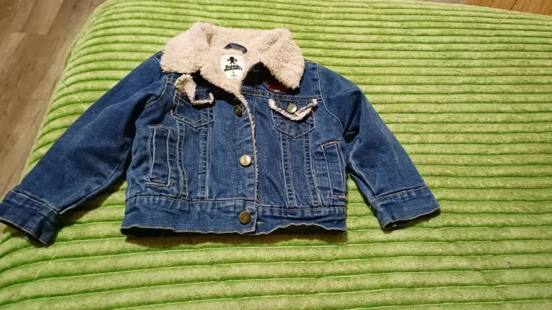 Chaqueta de mezclilla para niño con chiporro