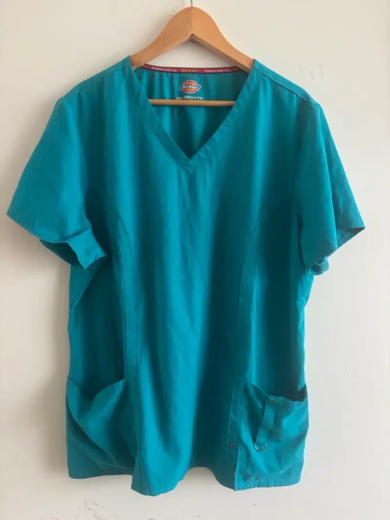 Blusa médica Dickies azul turquesa - 2