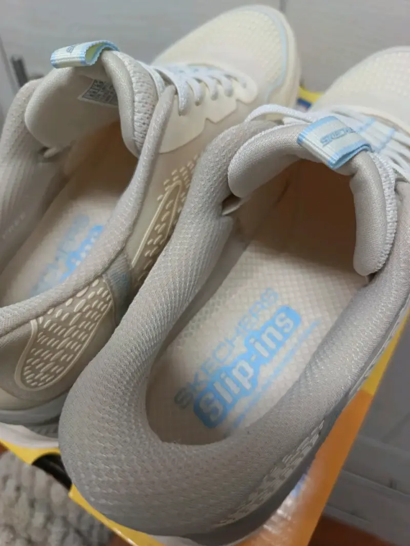 Zapatillas Skechers beige con plantilla Memory Fo - 6
