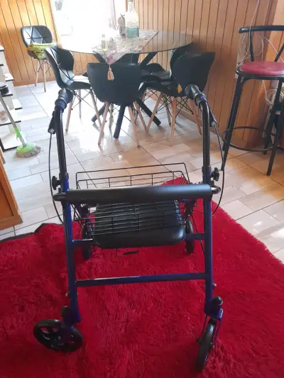 Silla de ruedas nueva si uso, más burrito sin uso. - miniatura 4