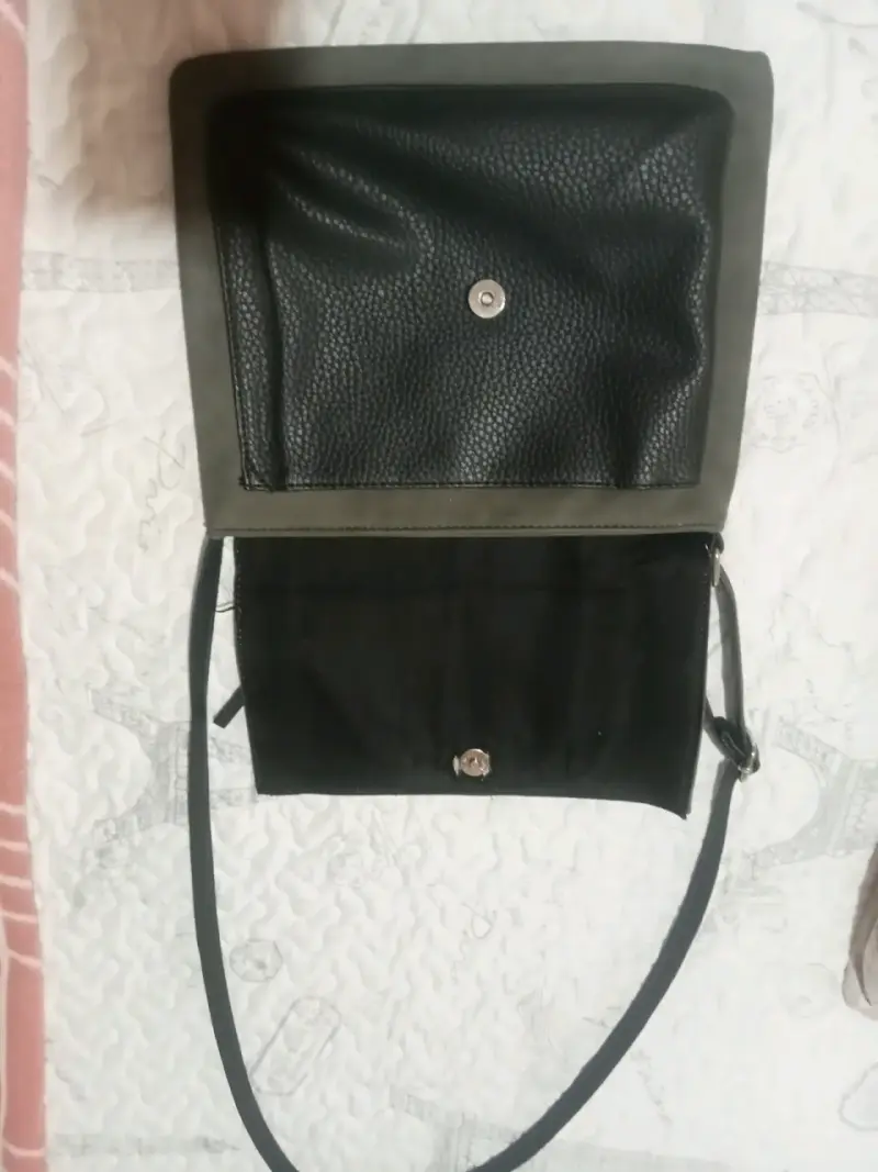 Cartera bandolera bicolor con cierres - 3