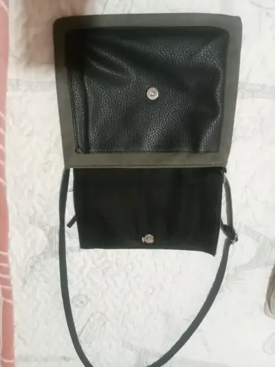 Cartera bandolera bicolor con cierres - miniatura 3