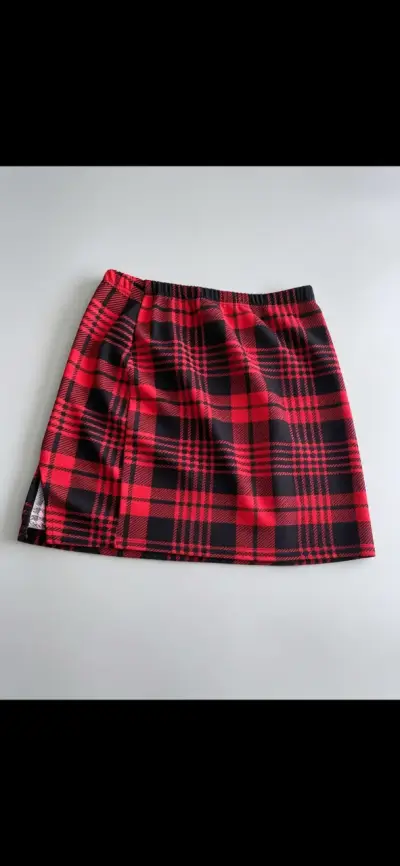 Falda corta a cuadros estilo escocés - miniatura 4