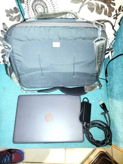 Notebook HP Intel Celeron 8GB RAM HD 500 - miniatura 1
