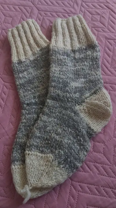 Calcetines de lana tejidos a mano - miniatura 1