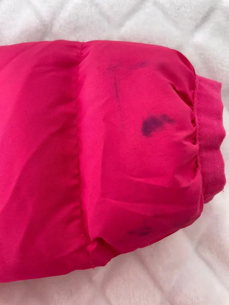 Chaqueta infantil acolchada rosa con capucha - 3
