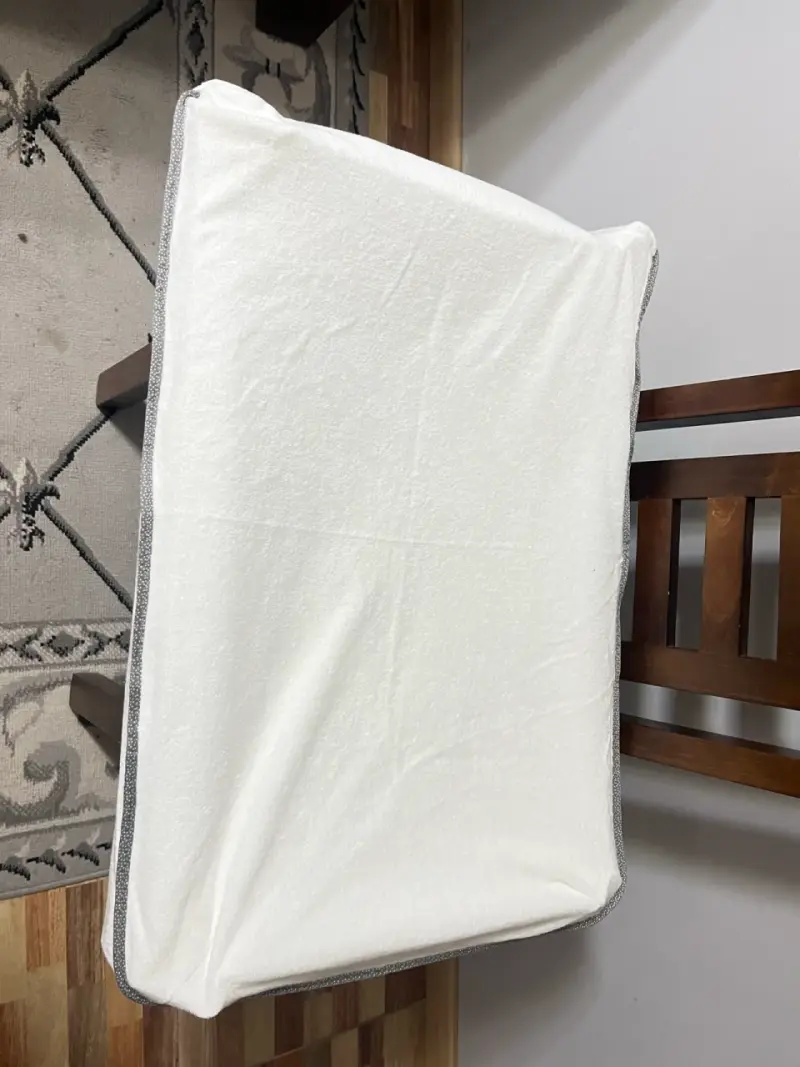 Mudador de bebé impermeable con toalla - 2