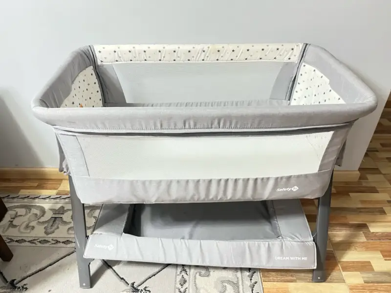 Cuna colecho Safety gris con diseño estrella - 1