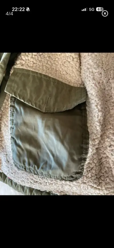 Parka verde con capucha de piel sintética - miniatura 4