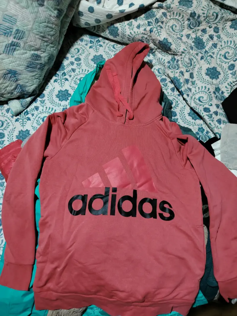Polerón Adidas rosado con capucha