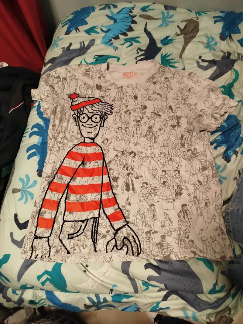 Polera estampada de ¿Dónde está Wally?