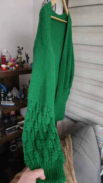 Cardigan verde de punto con bolsillos - miniatura 2