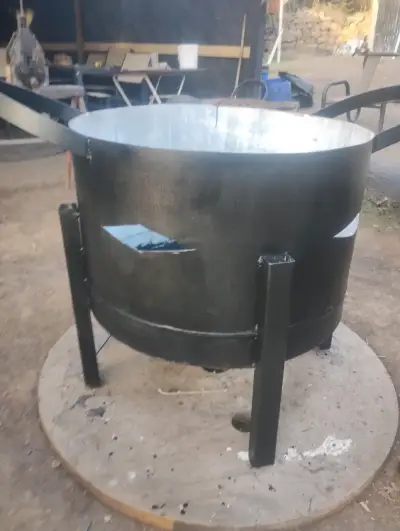 Brasero de metal para exteriores - miniatura 3