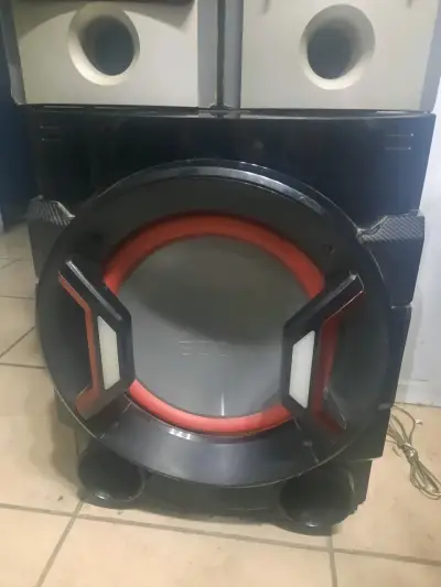 Parlantes Sony edición limitada con subwoofer - miniatura 2