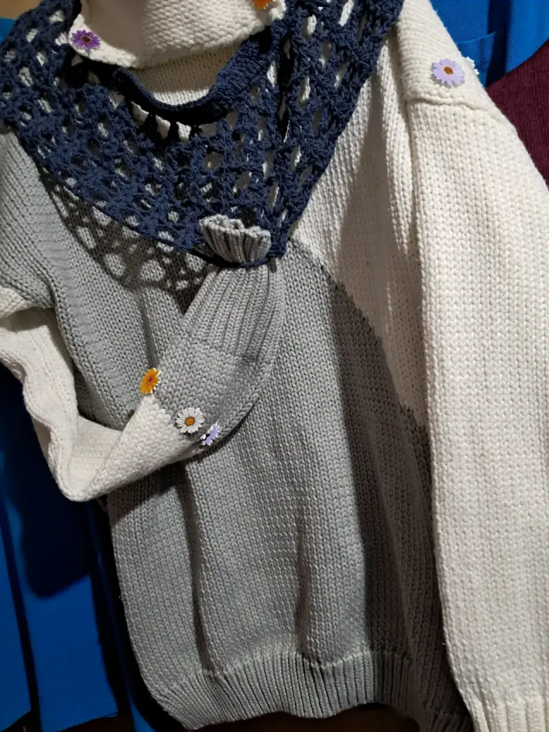 Suéter tejido con diseño floral - 6