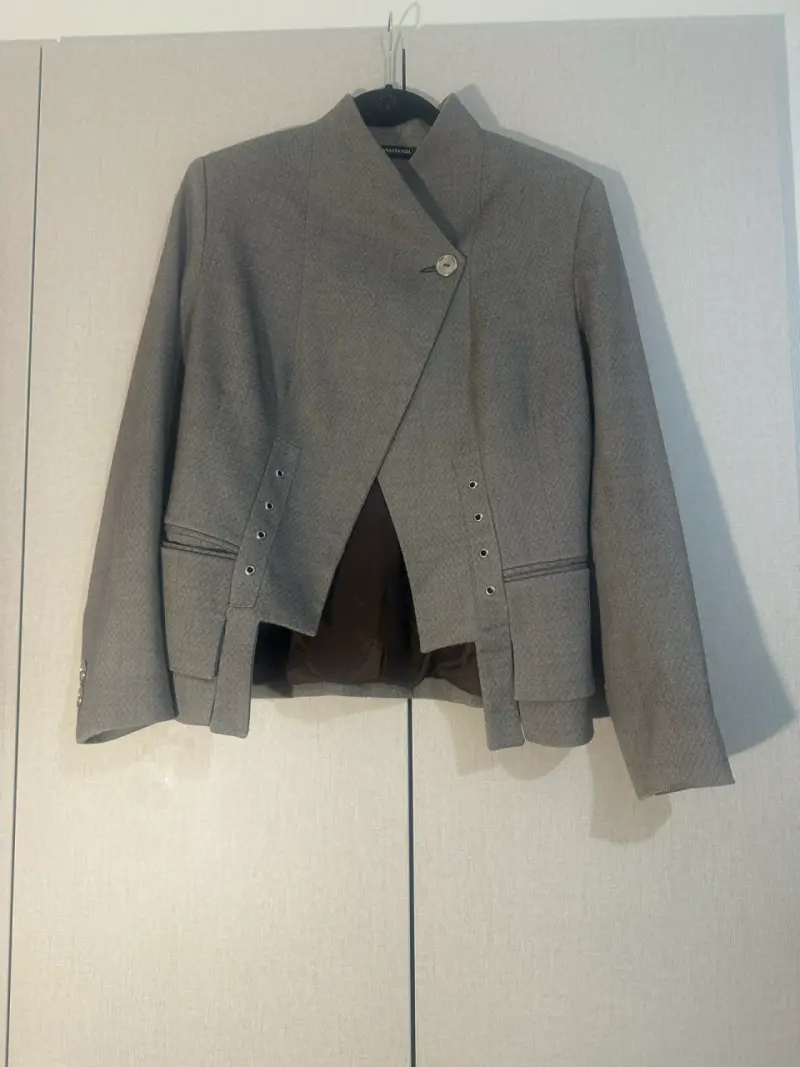 Chaqueta gris elegante para mujer - 1