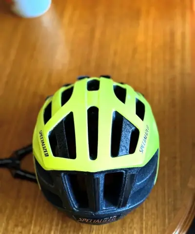 Casco de ciclismo Specialized amarillo - miniatura 1