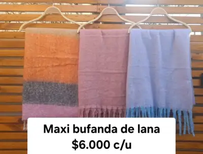 Maxi bufanda de lana en colores variados - miniatura 1