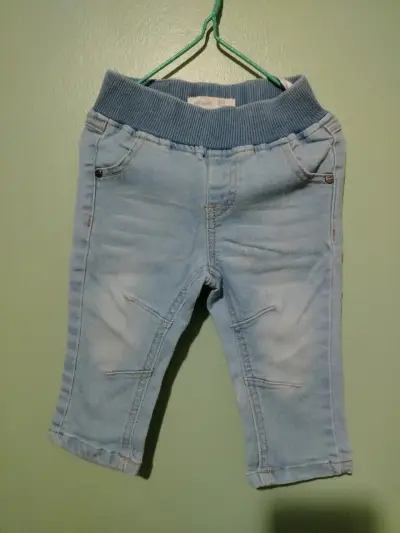 Pantalones de mezclilla infantil azul claro - miniatura 1