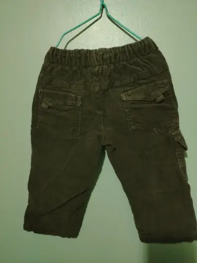 Pantalones de pana para niño color verde - miniatura 2
