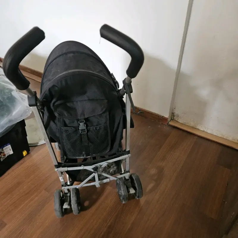 Coche de paseo plegable negro para bebé - 2