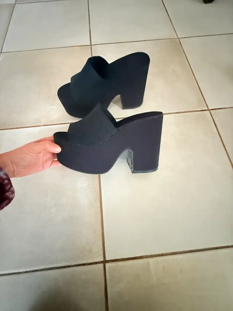 Sandalias negras de plataforma alta - 3
