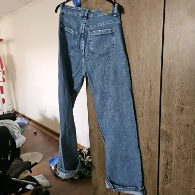 Jeans de mezclilla azul para mujer - miniatura 1