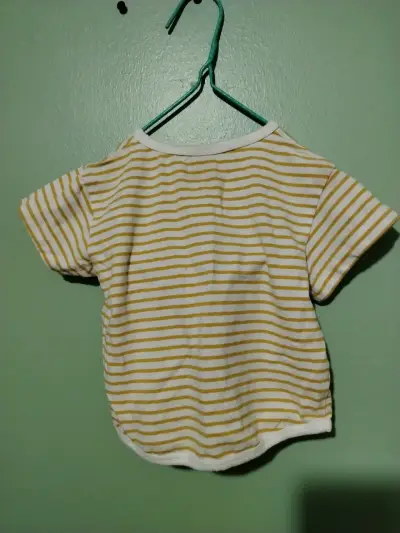 Polera rayada amarilla para niño - miniatura 2