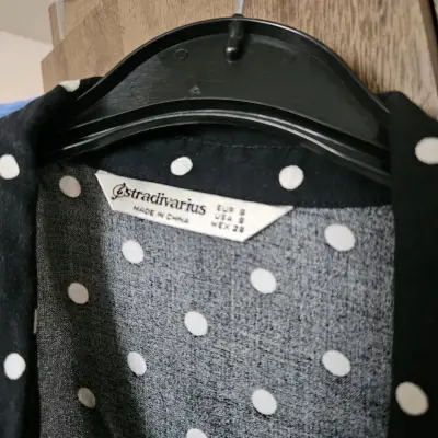 Vestido negro de lunares blancos - miniatura 2