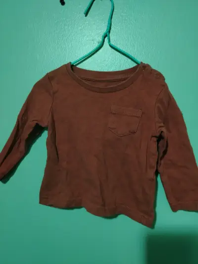 Polera manga larga color ladrillo para niño - miniatura 1