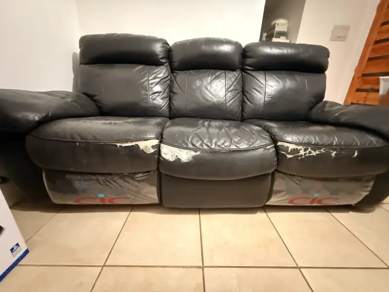 Sofá reclinable de cuero negro CIC