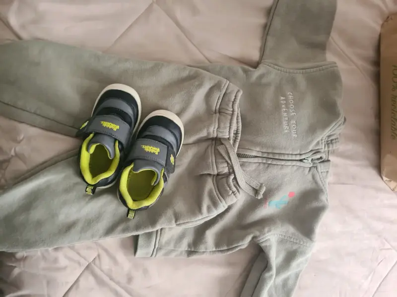 Lote de ropa infantil variada - 2