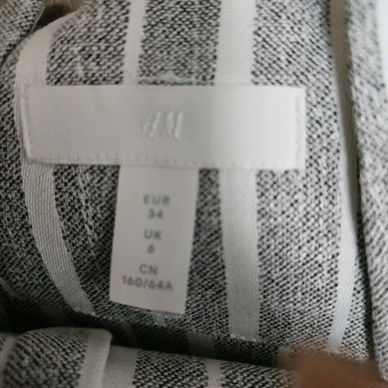Falda a rayas con botones frontales y short h&m - 2