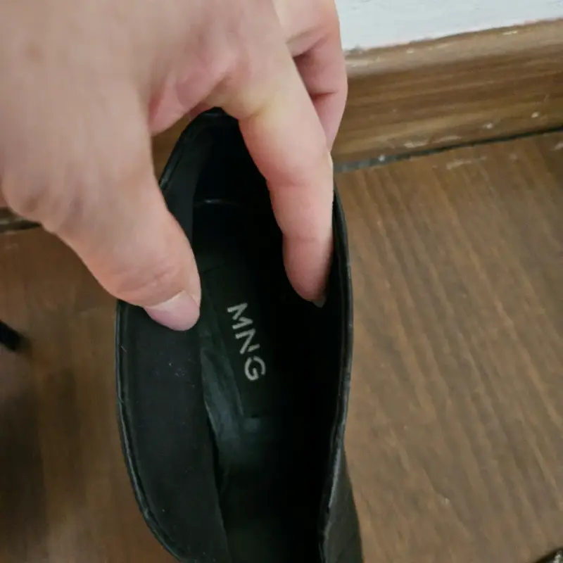 Botines cuero sintetico negro con diseño elegante - 3