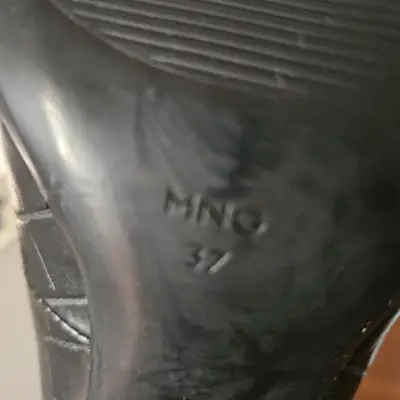 Botines cuero sintetico negro con diseño elegante - miniatura 5
