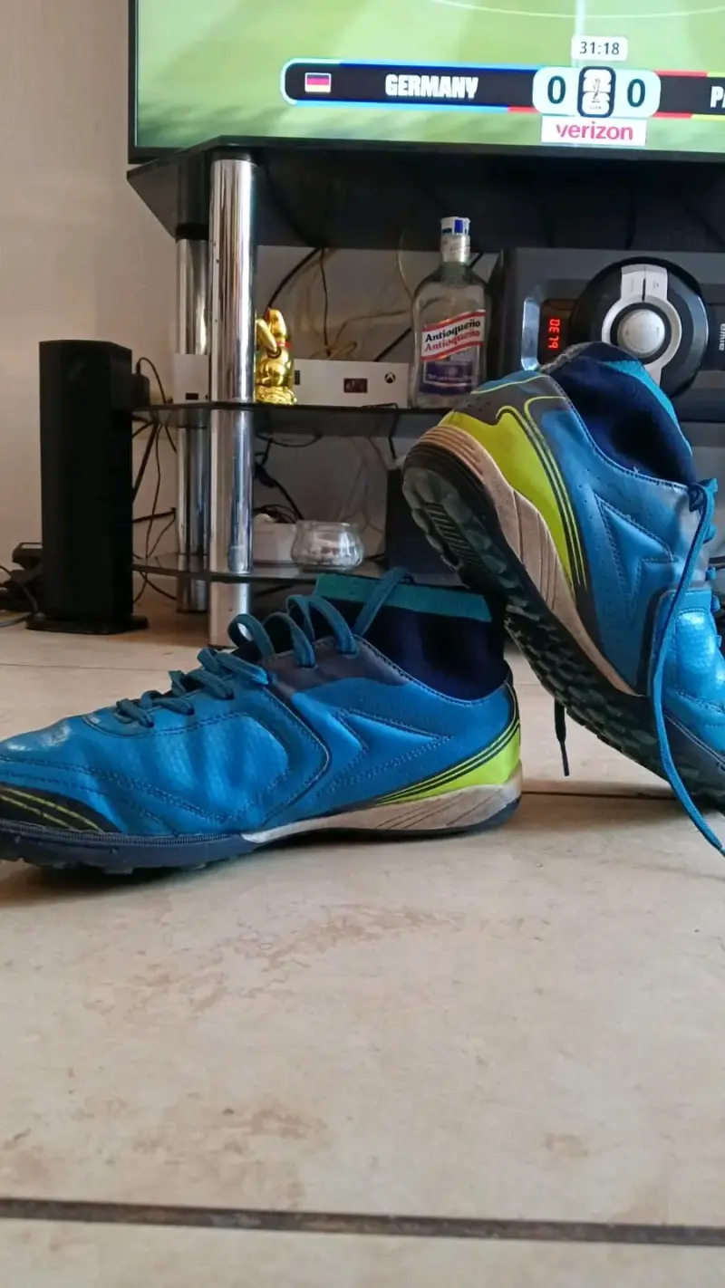 Zapatillas deportivas azules para fútbol